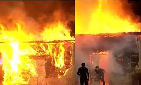 Photo of गोरखपुर में शॉर्ट सर्किट से घर में लगी आग, 2 बच्चियां जिंदा जली, 6 लोग बुरी तरह से जख्मी